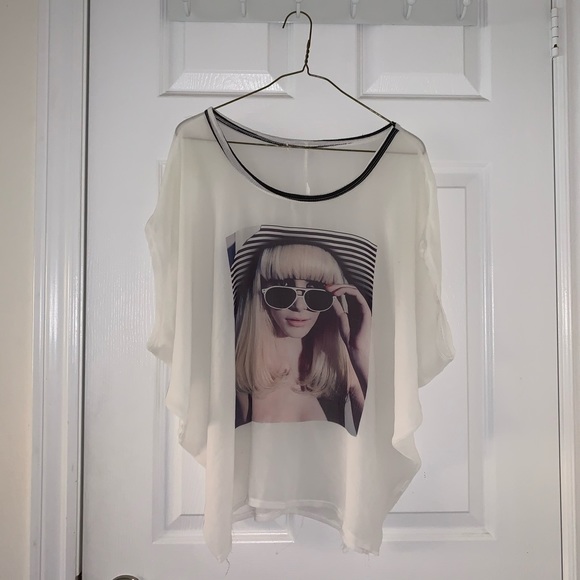 👚4/$20👚 Sheer flowy blouse - Picture 2 of 12